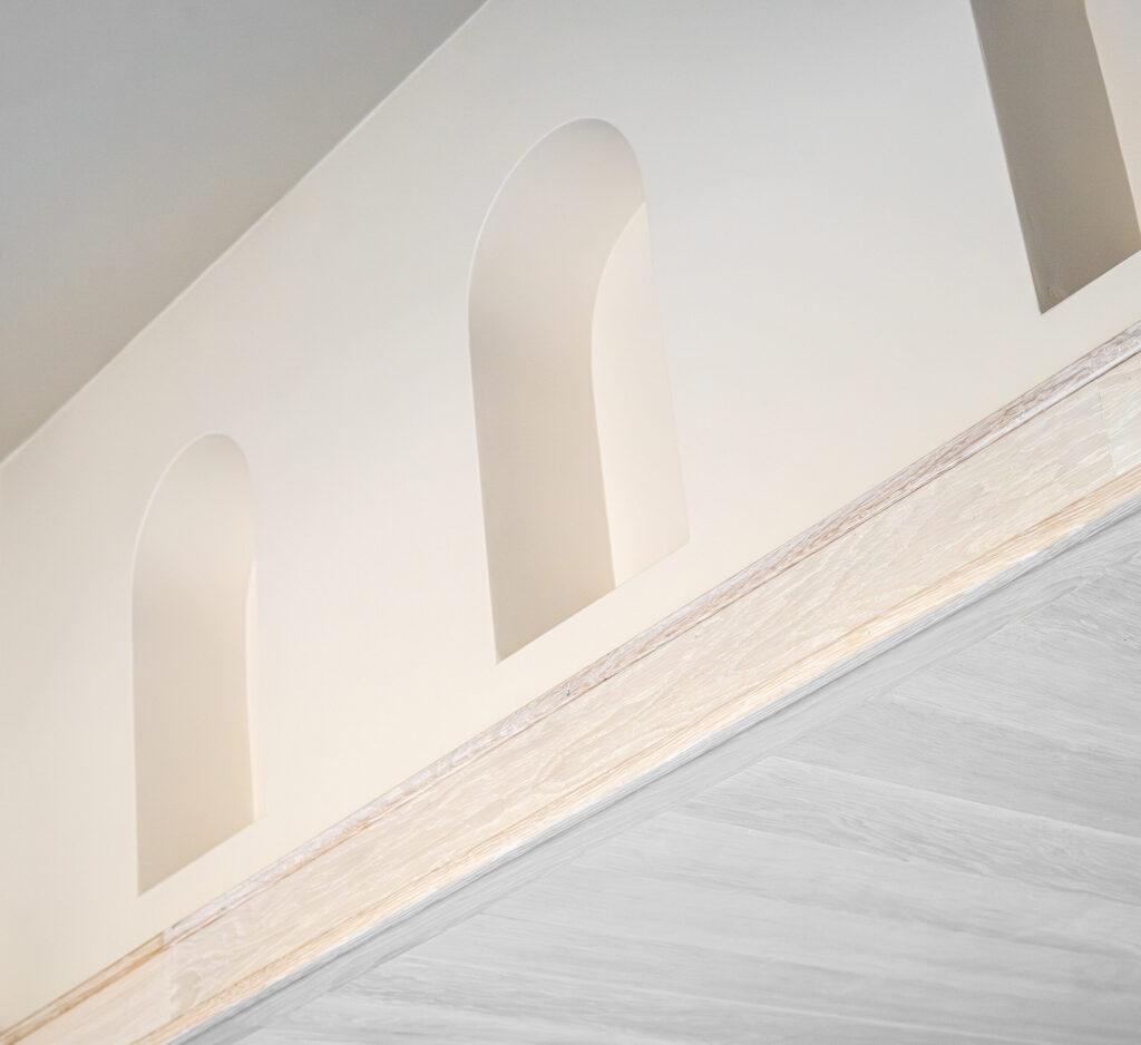 Arched wall design niches